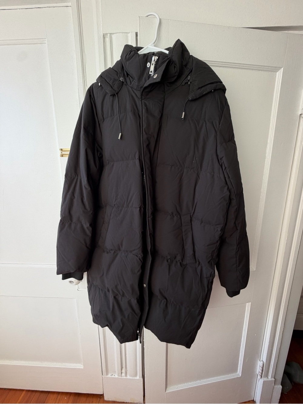 Orolay Men's Winter Knee-Length Quilted Down Puffer Coat with Hood